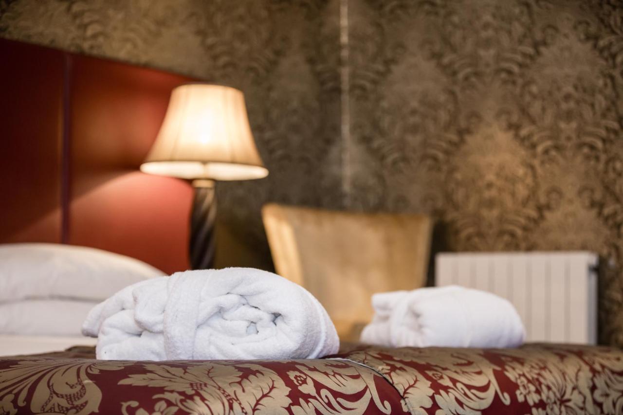 Karma Lake Of Menteith Hotel Stirling Esterno foto